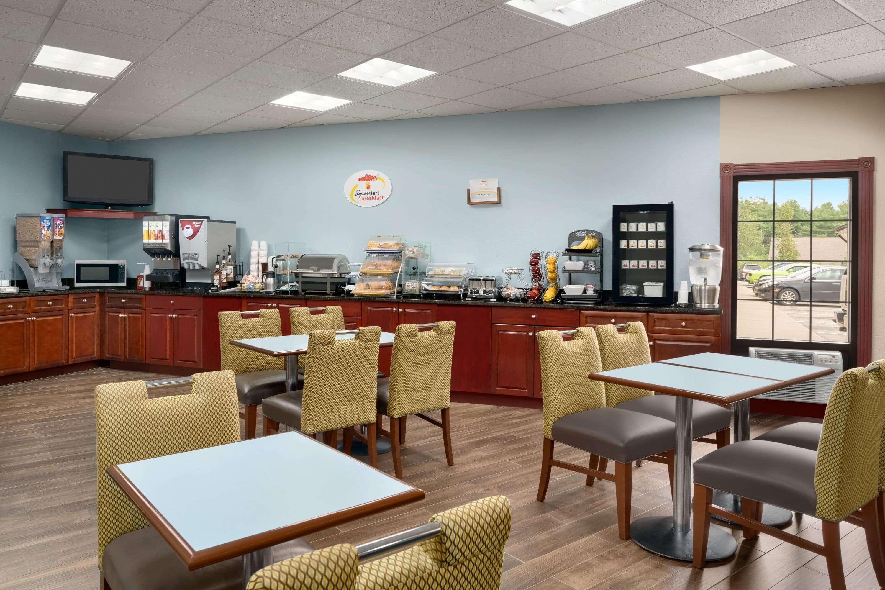 Super 8 By Wyndham West Greenwich/Providence Exterior photo